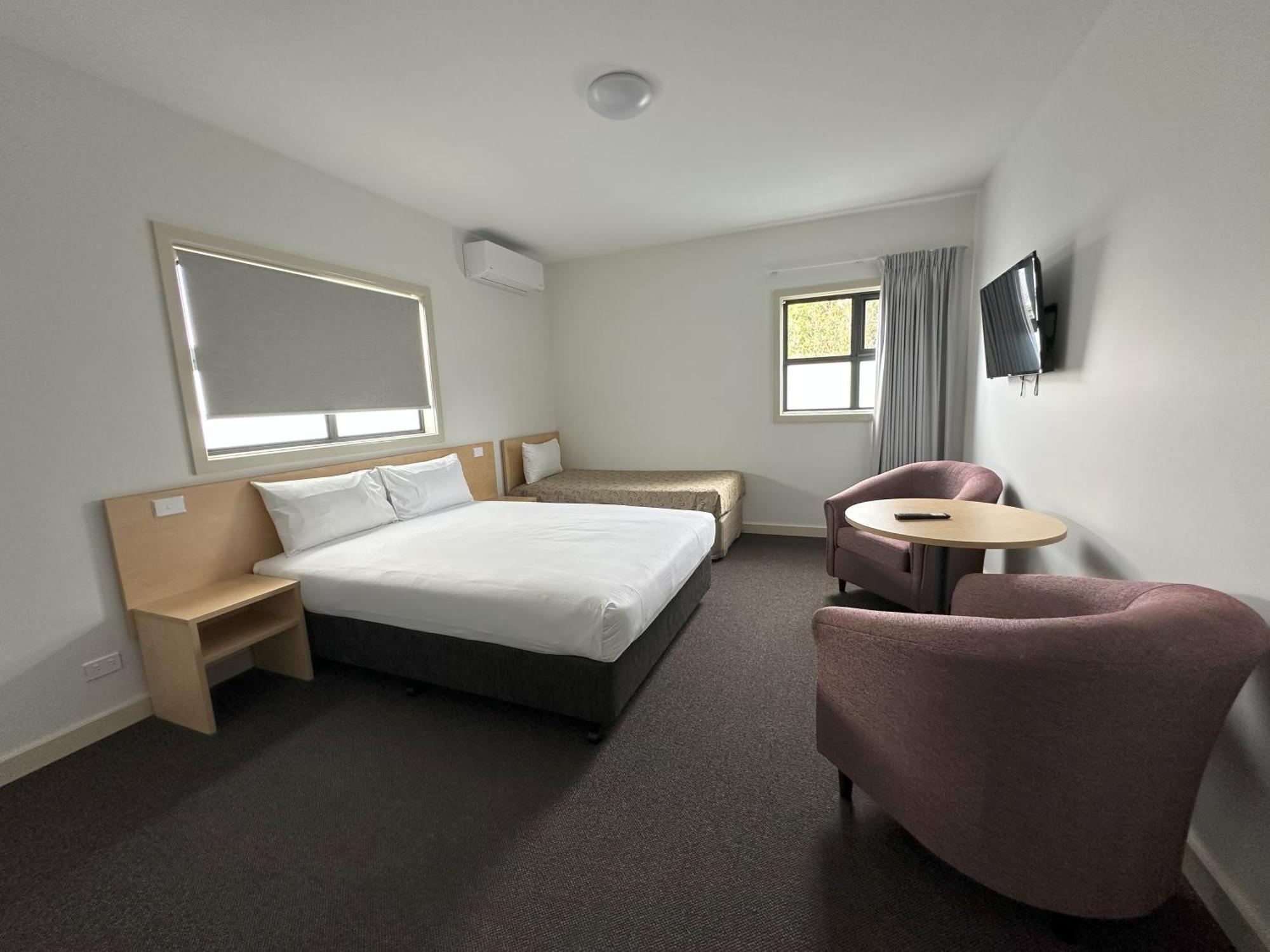 Travellers Motor Village Motel
