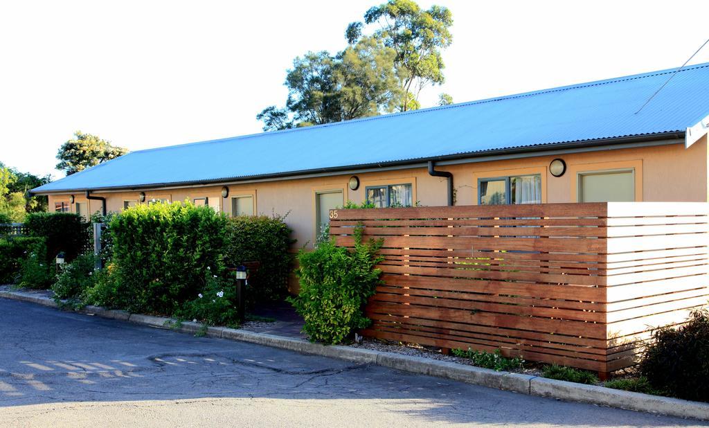 Motel Travellers Motor Village