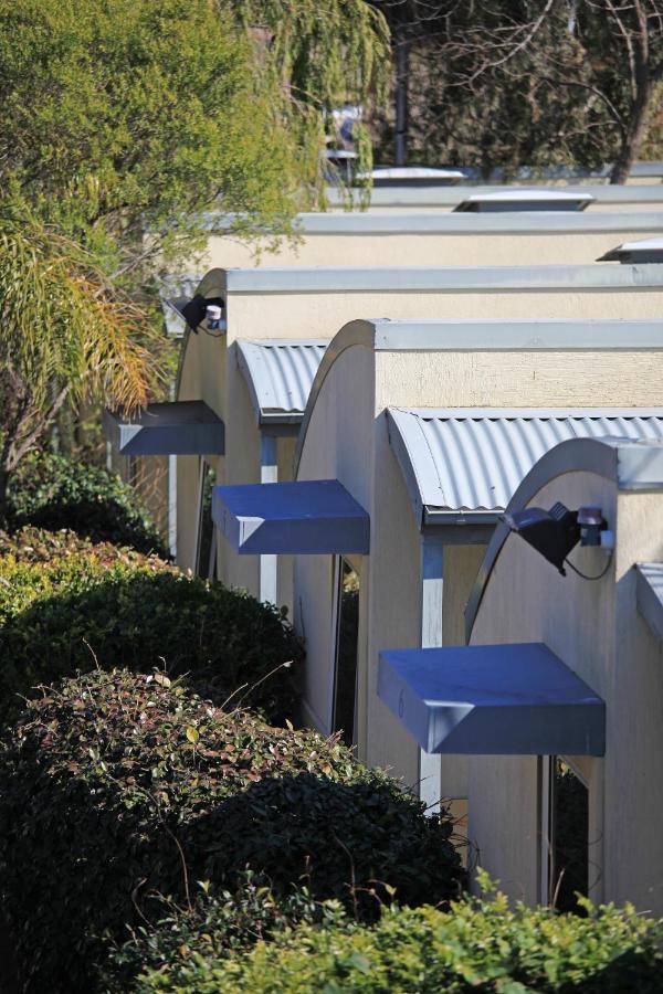 Travellers Motor Village Motel